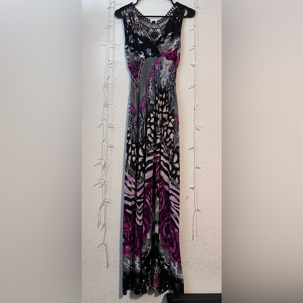 Elegant Women's Maxi Dress in Black and Purple Animal Print